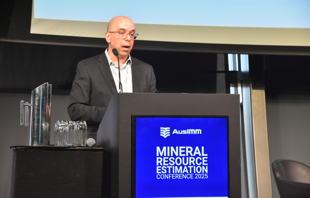 Dr Oscar Rondon at MREC 2025 reinforcing the critical role of modern geostatistics in mine planning.